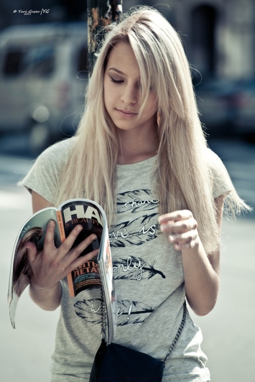 女班长主动给我她的手机号码