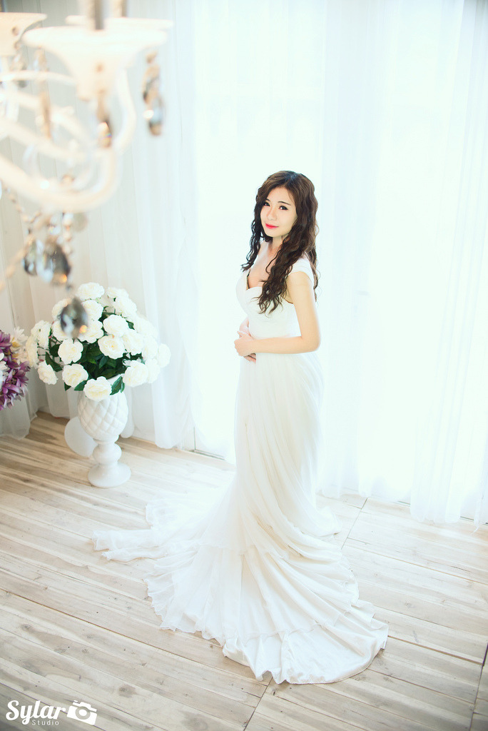 汤芳芳一丝挂照片