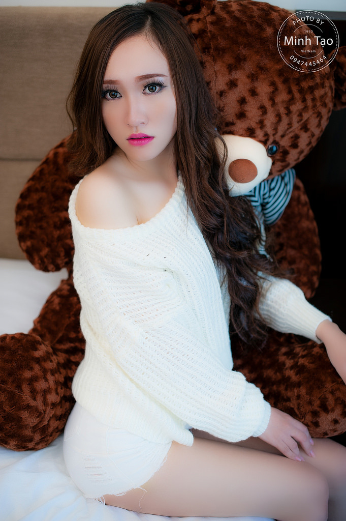 白雪公主被套上自动挤奶器