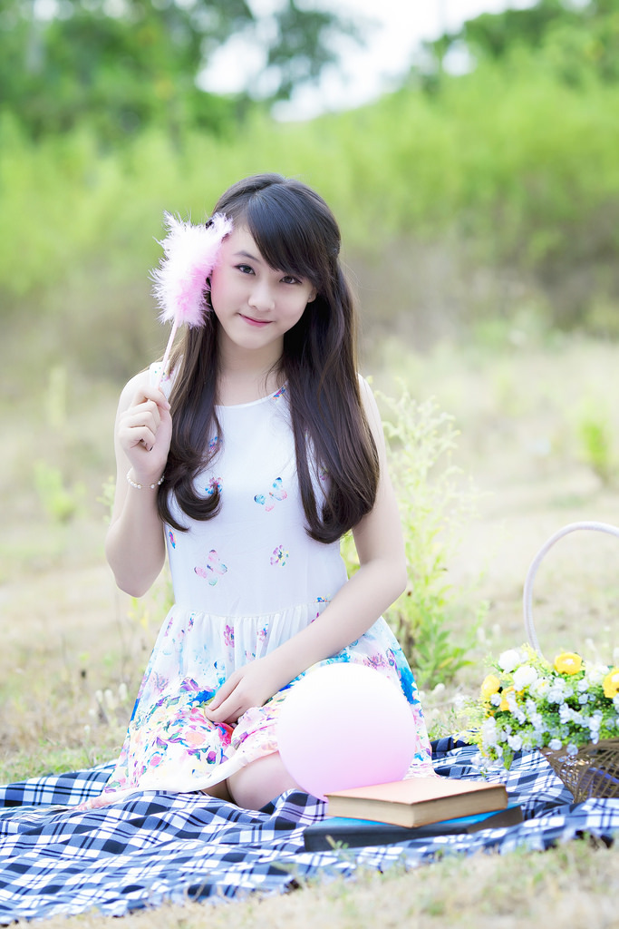 他缓慢而有力的撞着王爷