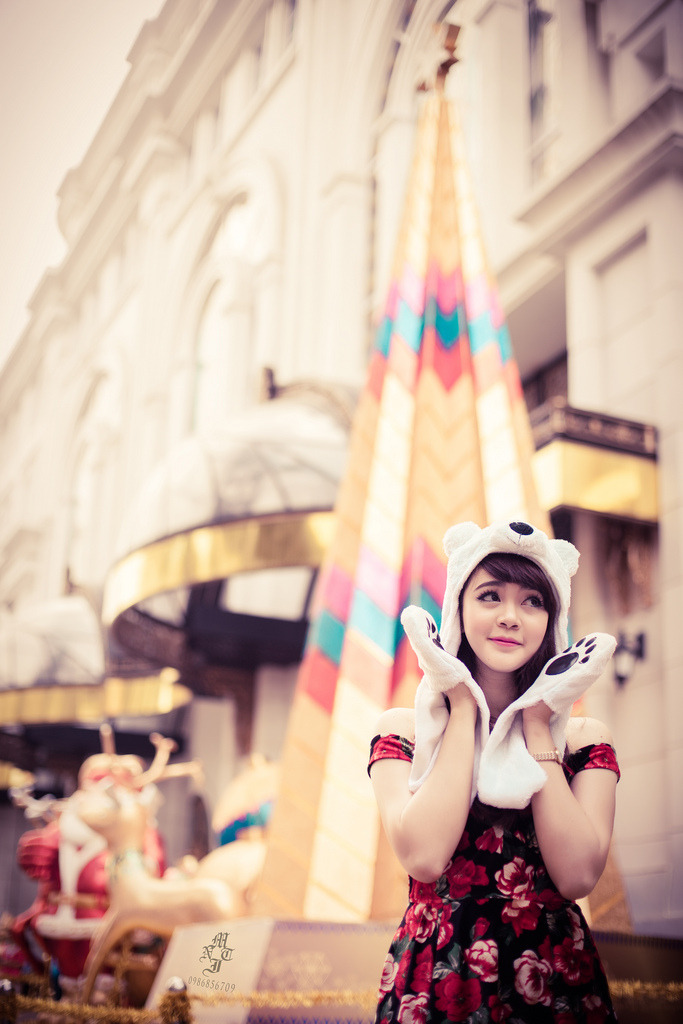 女搜查官紧身皮衣调教蒂亚