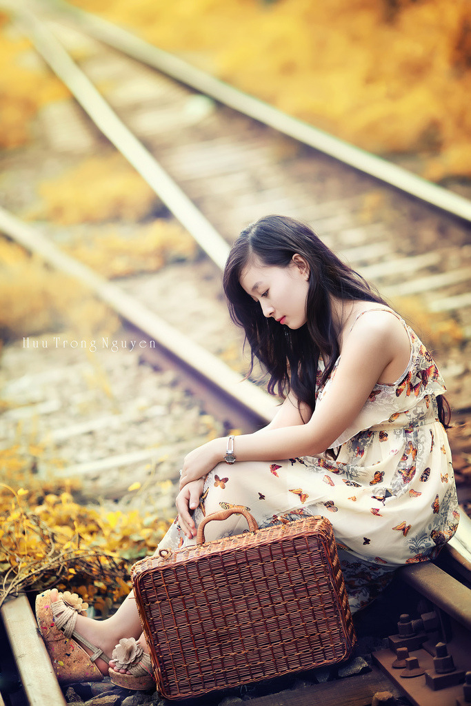 伦理年轻的岳李彩谭