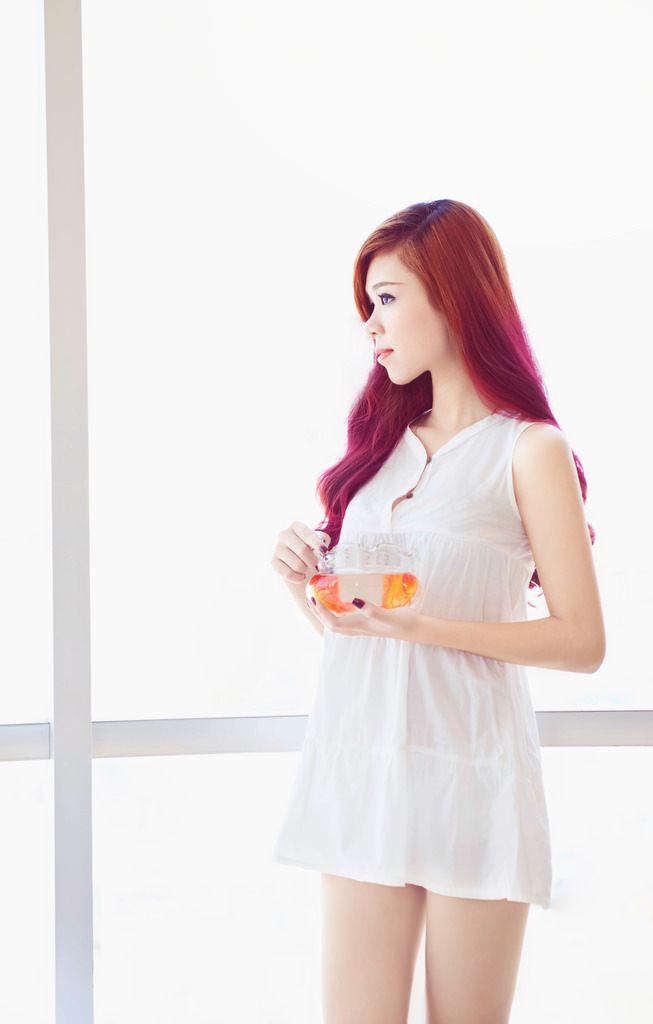 麻麻在桌子下含着我的肉