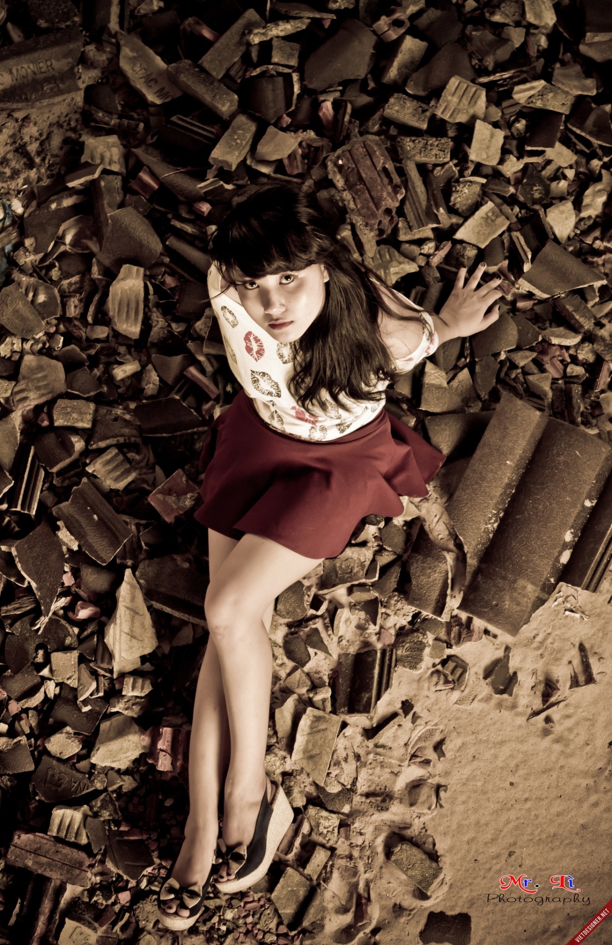 趁兄弟不在欺负他女朋友