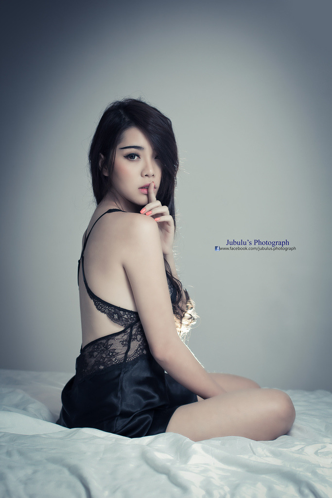 丰满少妇黑森林A片