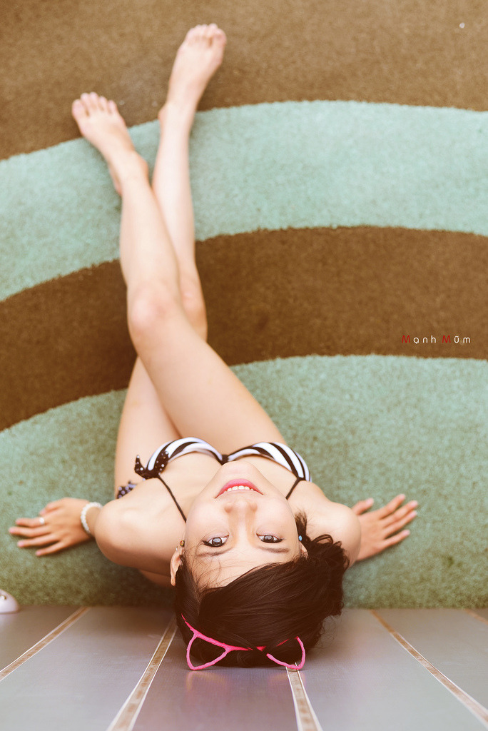 又欲又撩的里面有个MUA的歌